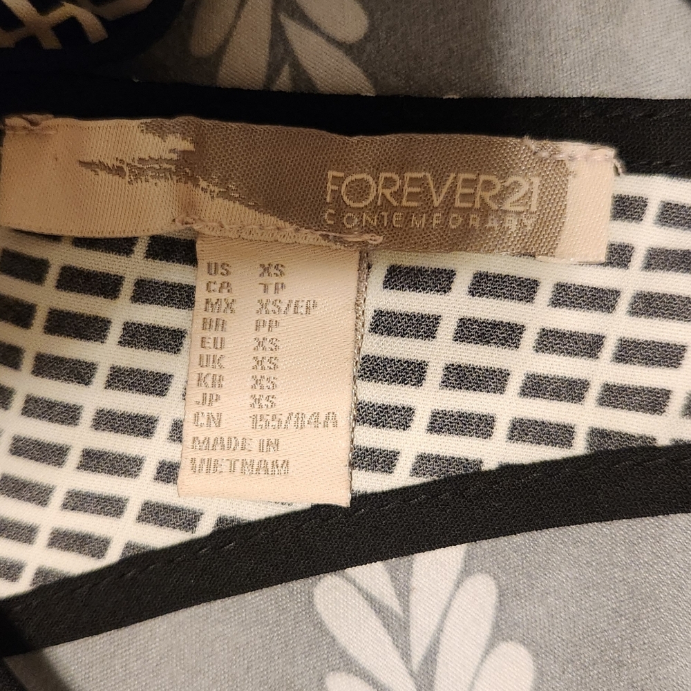 Forever 21 Black and White Backless Dress - Picture 3 of 3